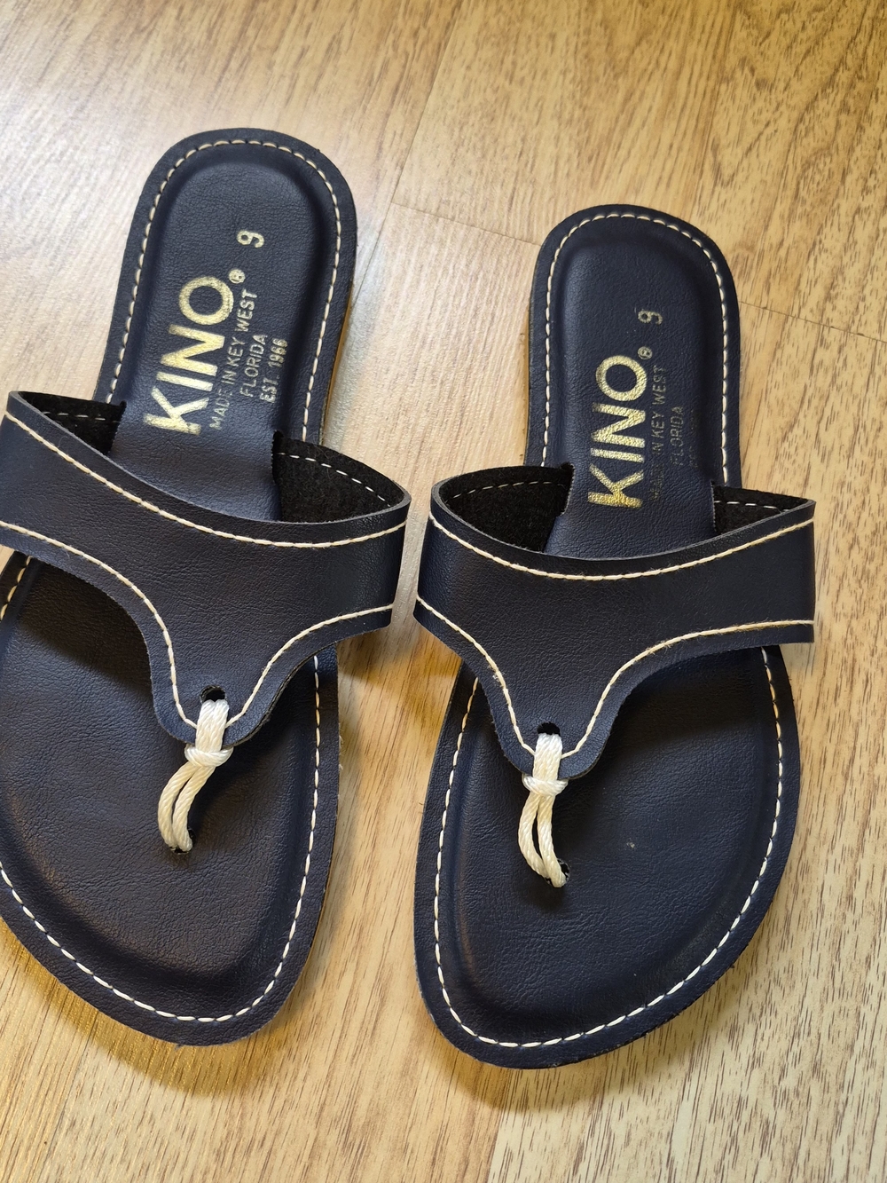 Kino Navy Leather-Style Slip-On Sandals with Cream Toe Knot